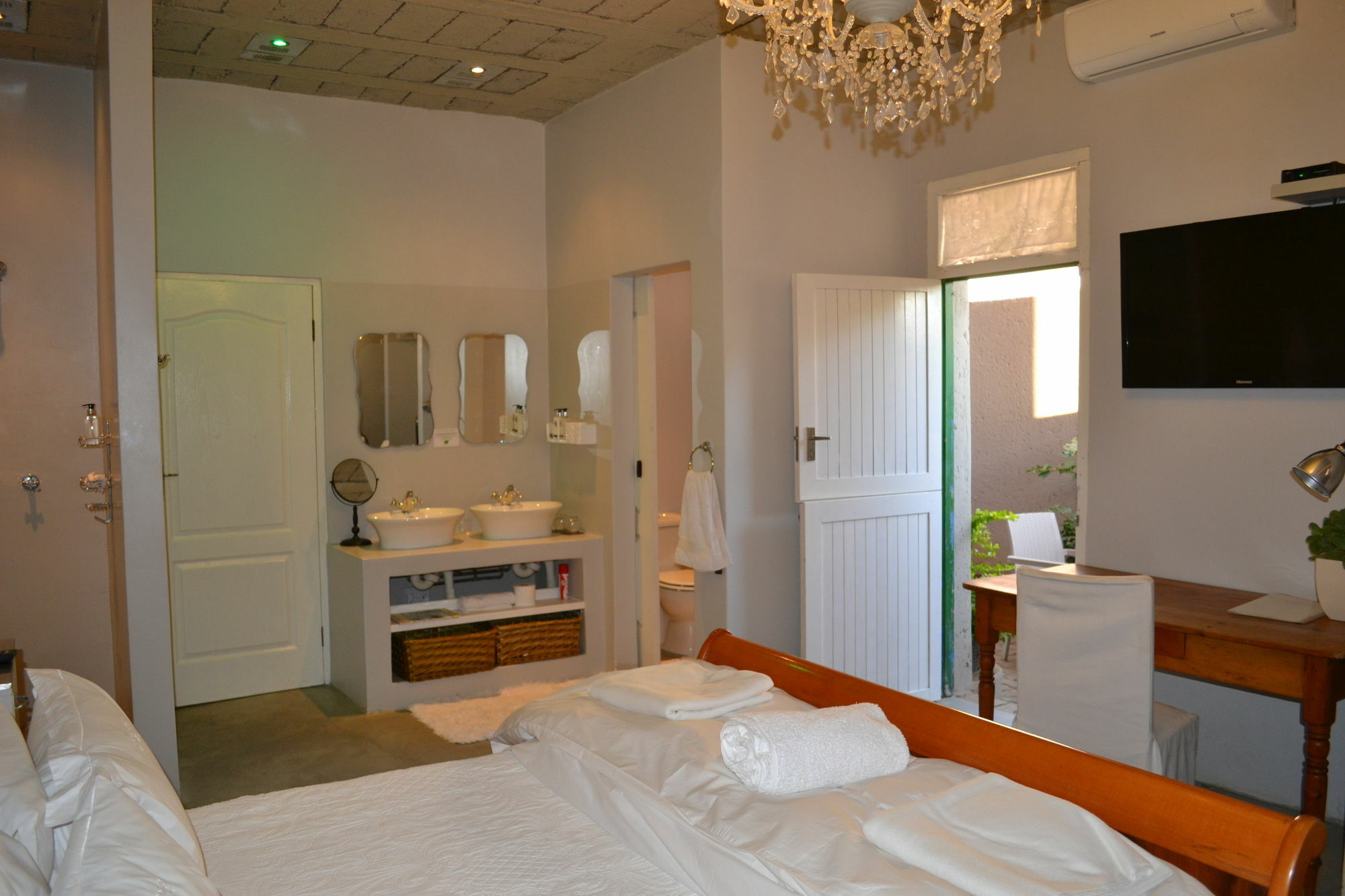 Muckleneuk Manor Hotel Претория Екстериор снимка